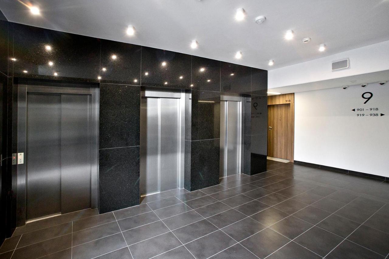 Prymasa Tysiaclecia - P&O Serviced Apartments Varsavia Esterno foto