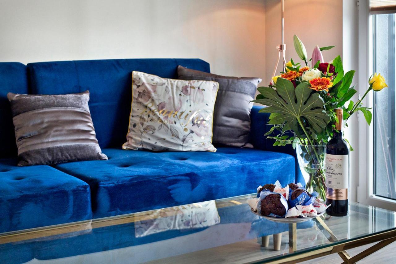 Prymasa Tysiaclecia - P&O Serviced Apartments Varsavia Esterno foto
