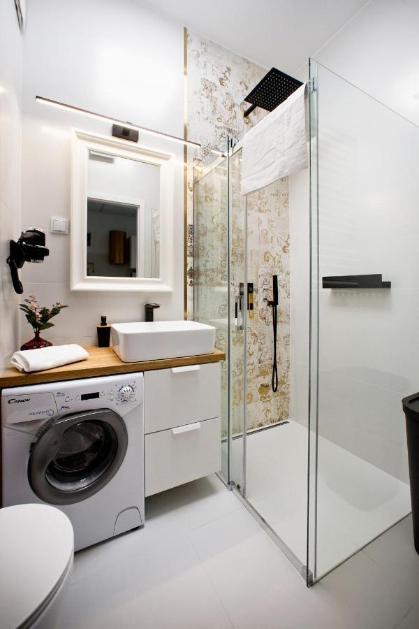 Prymasa Tysiaclecia - P&O Serviced Apartments Varsavia Esterno foto