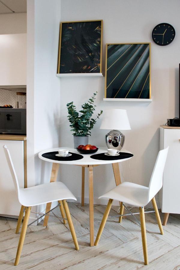 Prymasa Tysiaclecia - P&O Serviced Apartments Varsavia Esterno foto