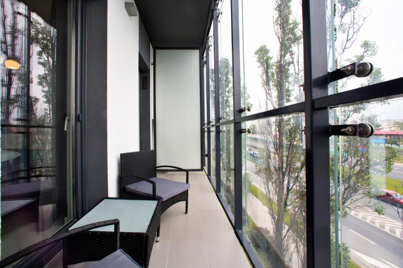 Prymasa Tysiaclecia - P&O Serviced Apartments Varsavia Esterno foto